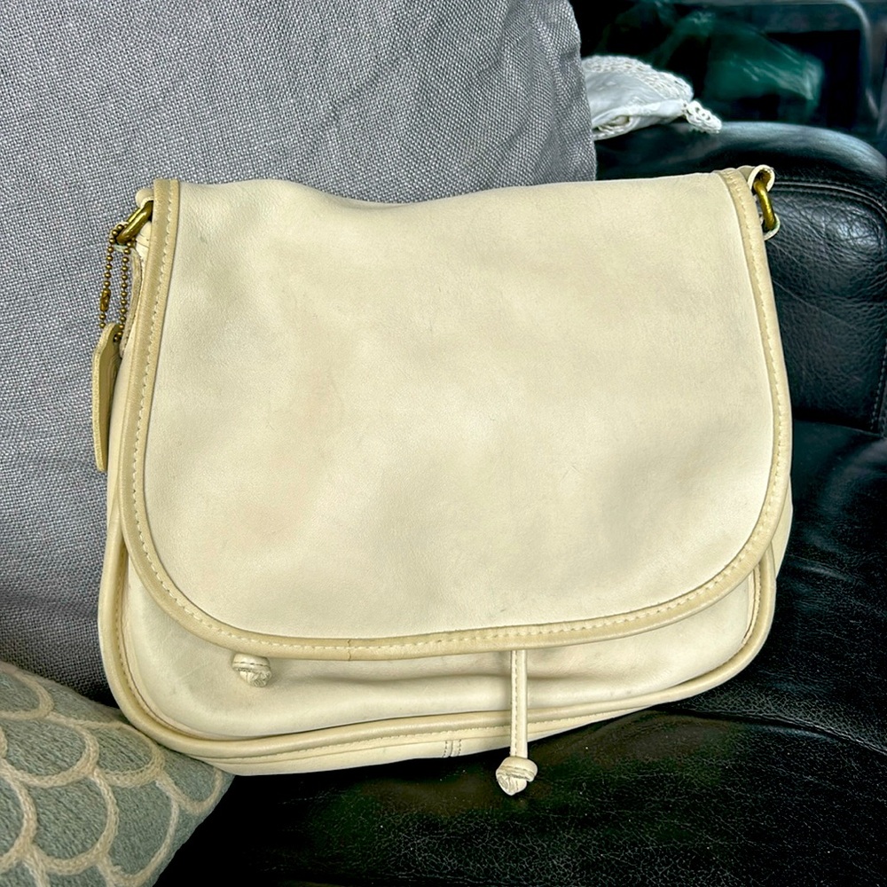 Coach vintage cream leather crossbody bag